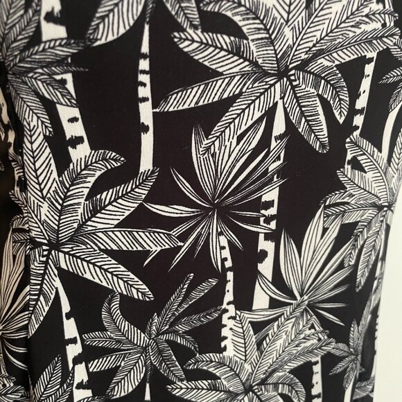 Black & White Palm Print High-Low Dress - Picture 13 of 14